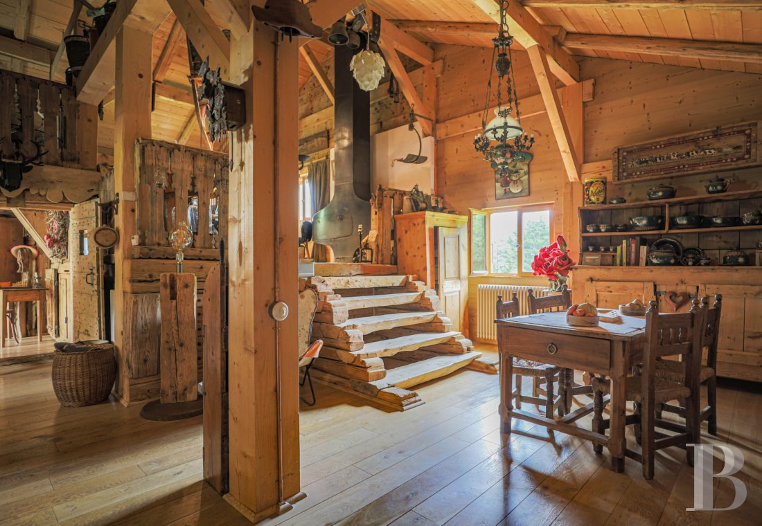 A traditional chalet barn surrounded by alpine pastures in Haute-Savoie, not far from Morzine - photo  n°19